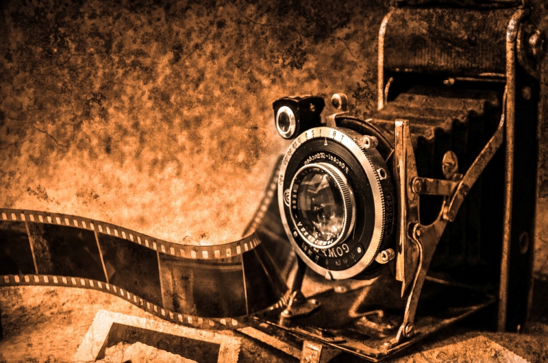 photographe-ST CEZAIRE SUR SIAGNE-min_light-wood-night-camera-photography-vintage-1245236-pxhere.com